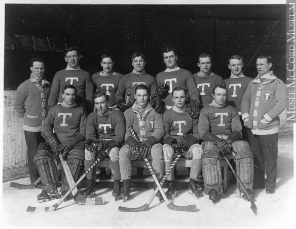 Black-and-white photo of the Toronto Blueshirts in 1914.